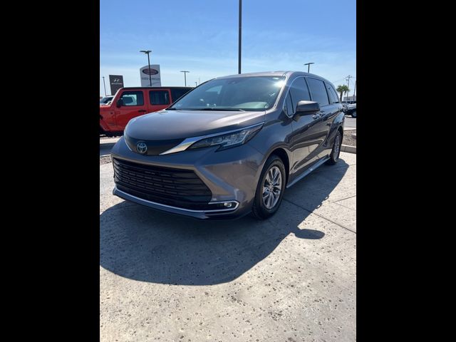 2021 Toyota Sienna XLE