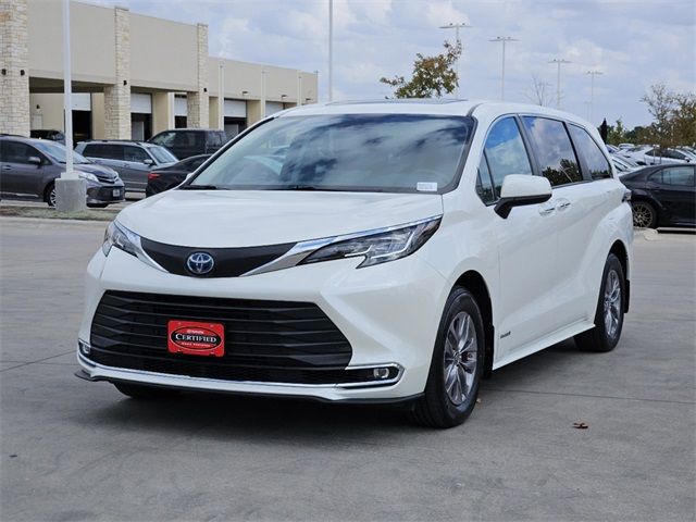 2021 Toyota Sienna XLE