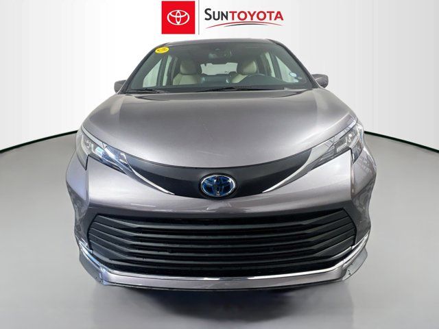 2021 Toyota Sienna XLE