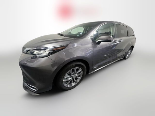 2021 Toyota Sienna XLE