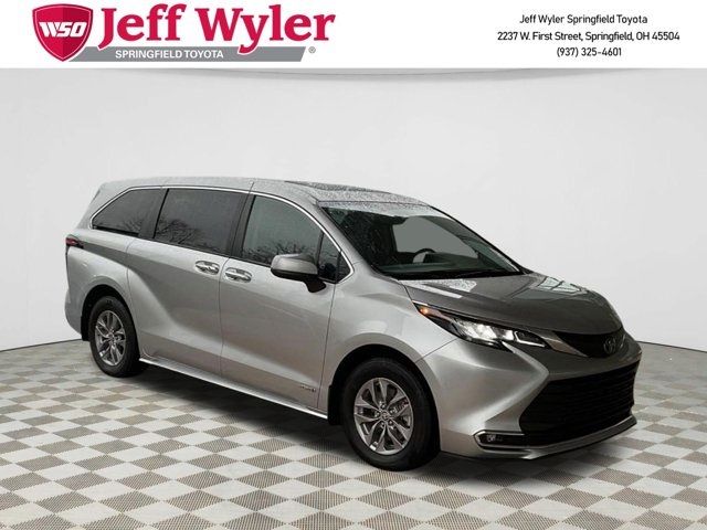 2021 Toyota Sienna XLE