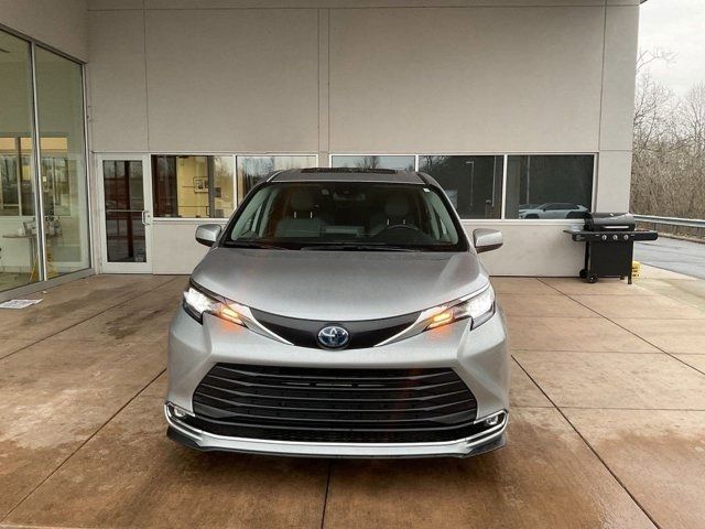 2021 Toyota Sienna XLE