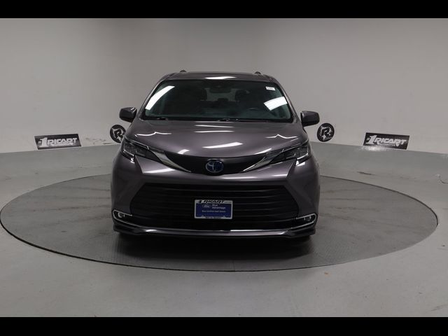 2021 Toyota Sienna XLE