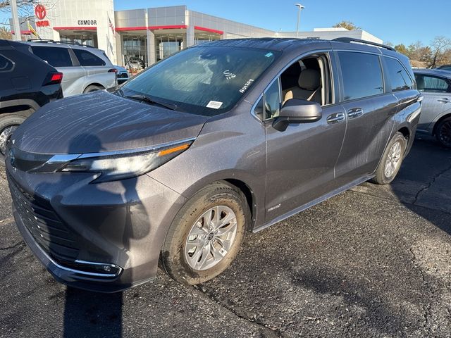 2021 Toyota Sienna XLE