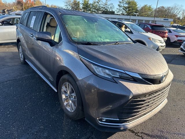 2021 Toyota Sienna XLE