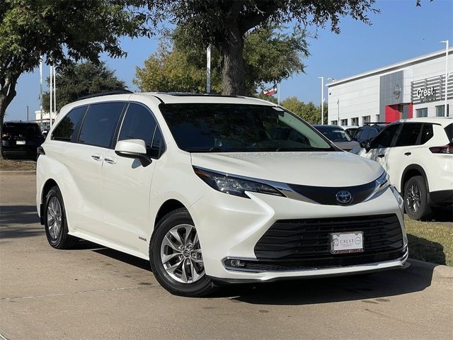 2021 Toyota Sienna XLE