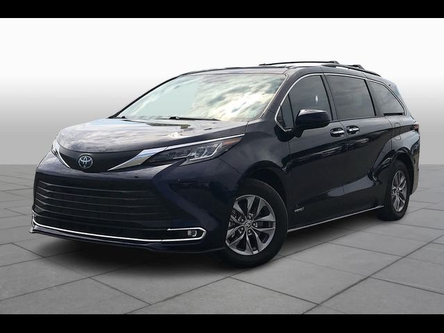 2021 Toyota Sienna XLE