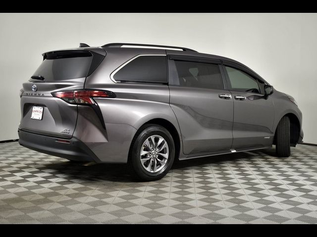 2021 Toyota Sienna XLE