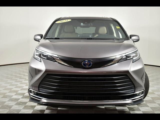 2021 Toyota Sienna XLE