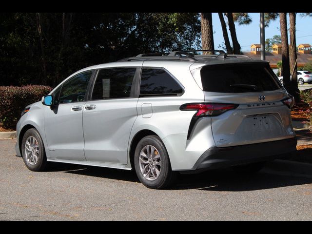 2021 Toyota Sienna XLE