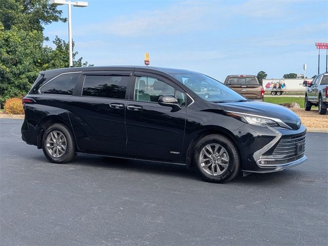 2021 Toyota Sienna XLE