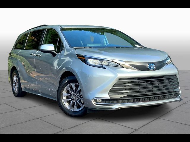 2021 Toyota Sienna XLE