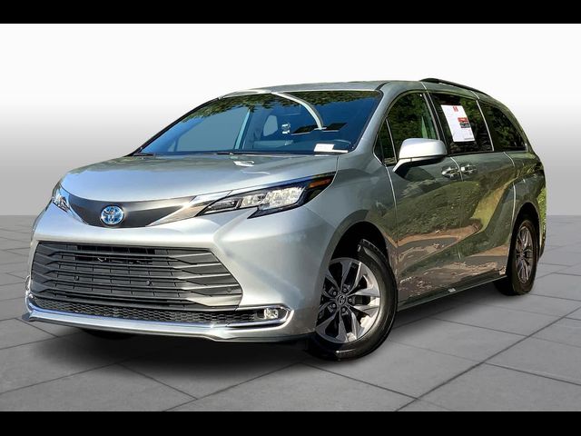 2021 Toyota Sienna XLE