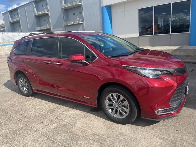 2021 Toyota Sienna XLE