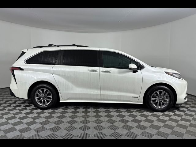 2021 Toyota Sienna XLE