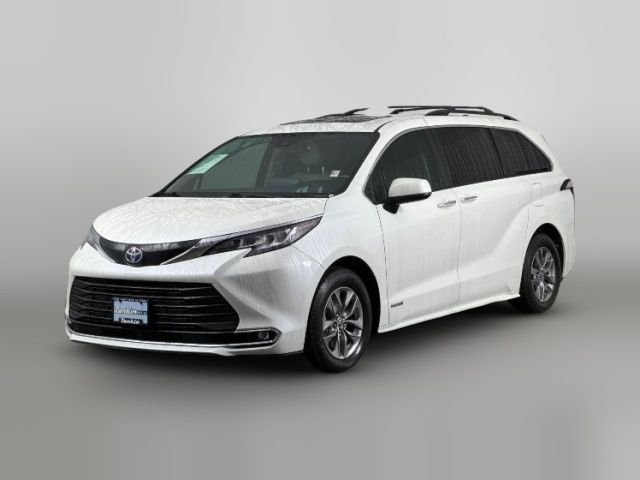 2021 Toyota Sienna XLE