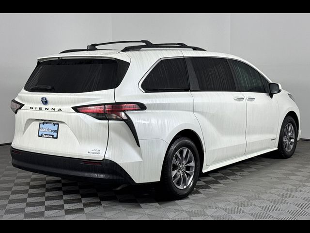 2021 Toyota Sienna XLE