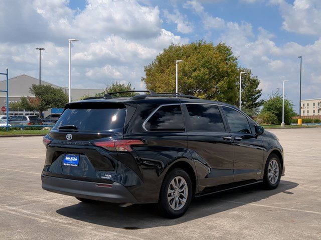 2021 Toyota Sienna XLE