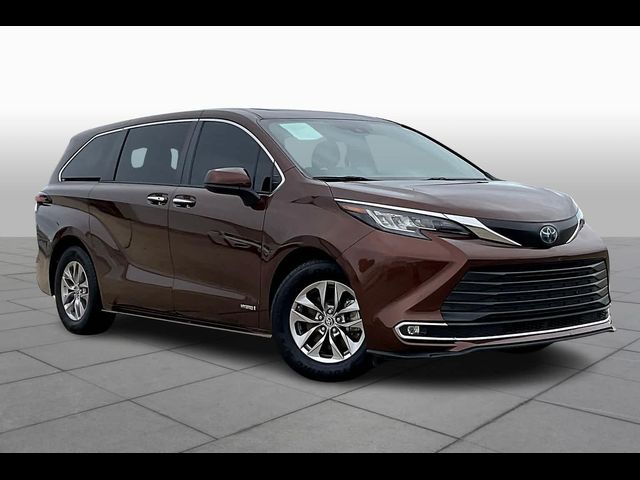 2021 Toyota Sienna XLE