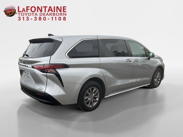 2021 Toyota Sienna XLE