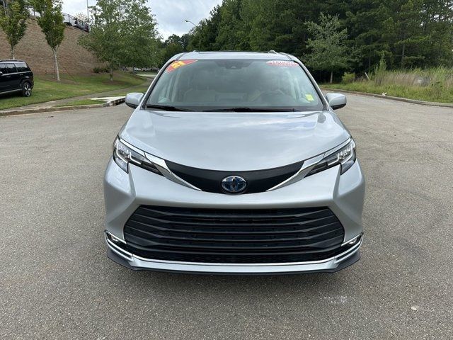 2021 Toyota Sienna XLE