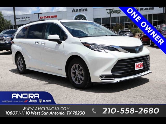 2021 Toyota Sienna XLE