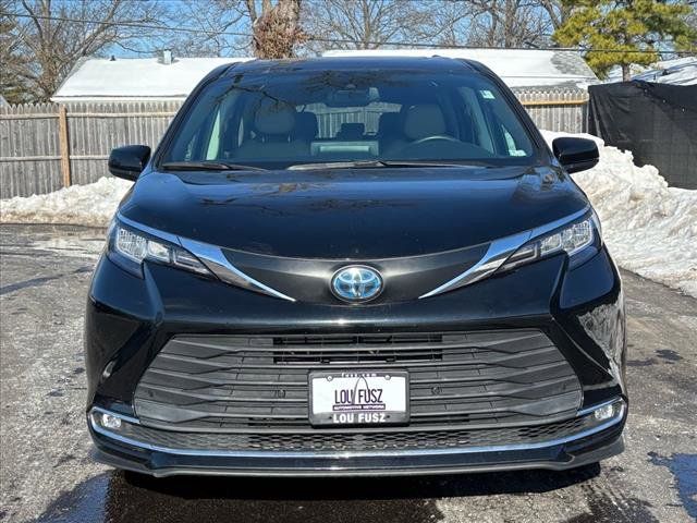 2021 Toyota Sienna XLE