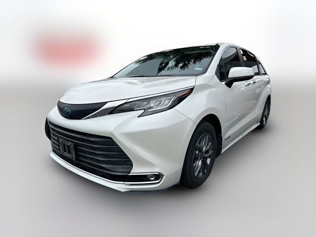 2021 Toyota Sienna XLE