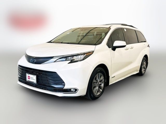 2021 Toyota Sienna XLE