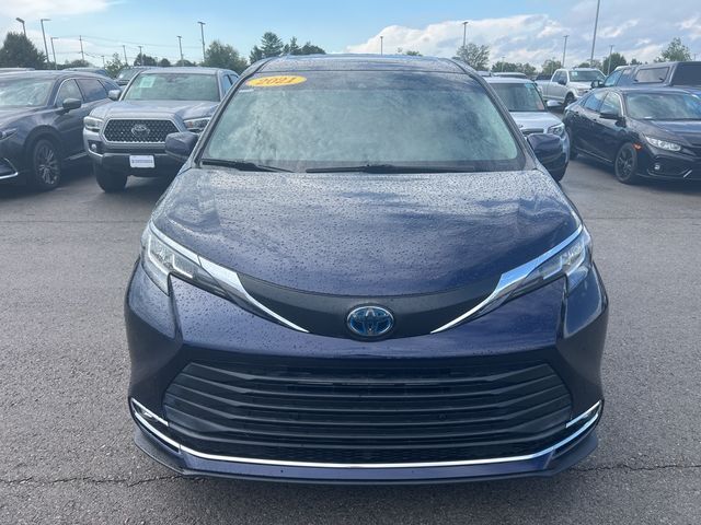 2021 Toyota Sienna XLE