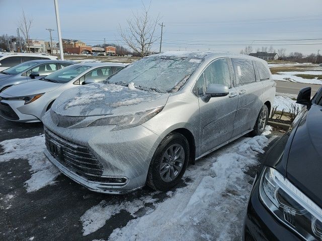 2021 Toyota Sienna XLE