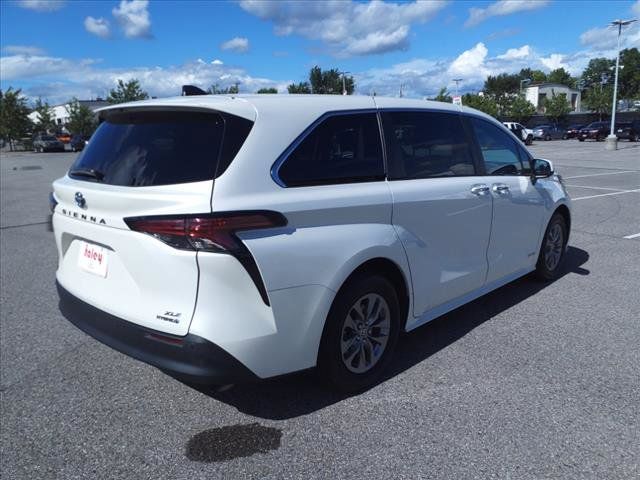 2021 Toyota Sienna XLE