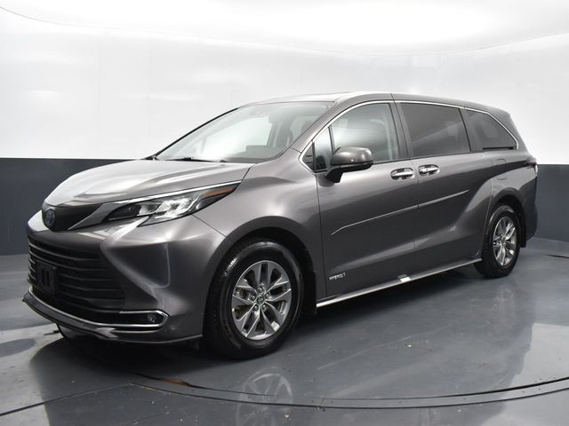 2021 Toyota Sienna XLE