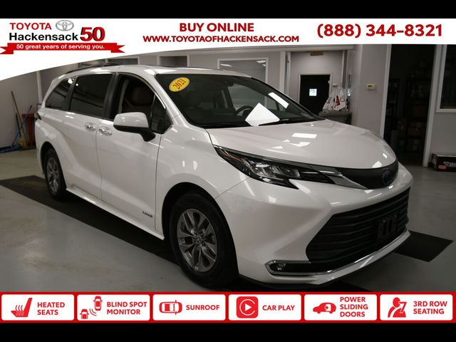 2021 Toyota Sienna XLE