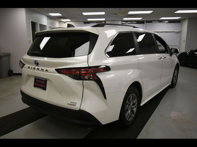 2021 Toyota Sienna XLE