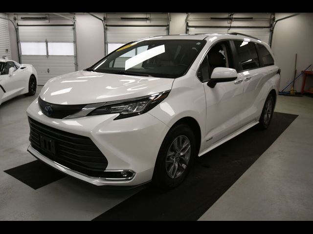 2021 Toyota Sienna XLE