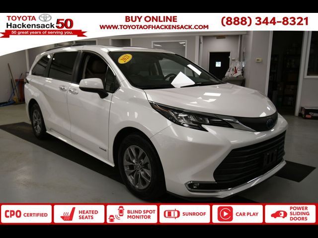 2021 Toyota Sienna XLE