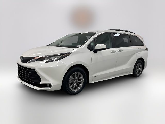 2021 Toyota Sienna XLE