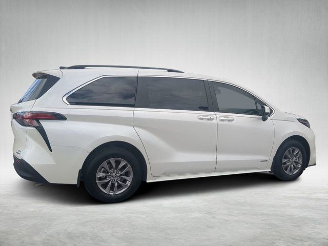 2021 Toyota Sienna XLE