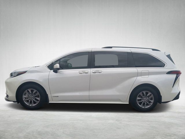 2021 Toyota Sienna XLE