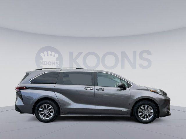 2021 Toyota Sienna XLE