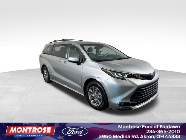 2021 Toyota Sienna XLE