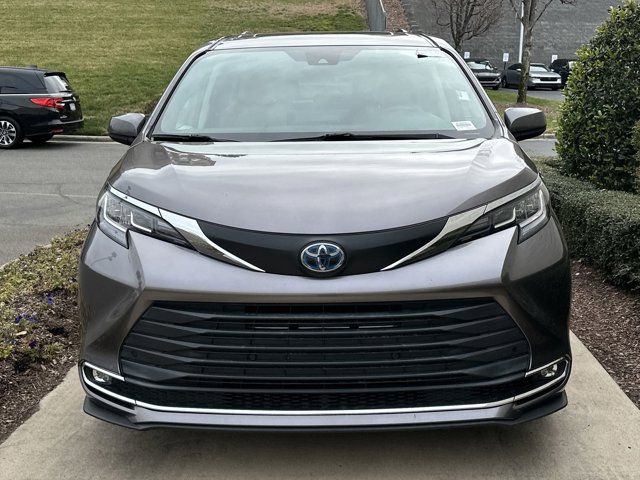 2021 Toyota Sienna XLE