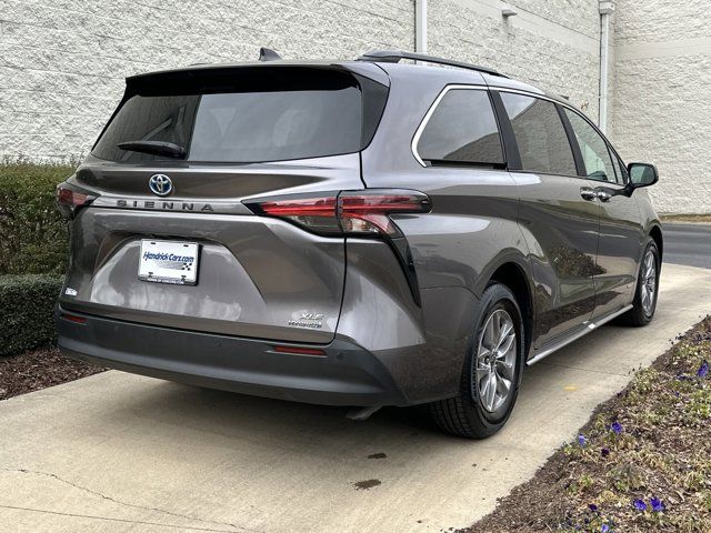 2021 Toyota Sienna XLE