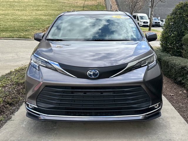 2021 Toyota Sienna XLE