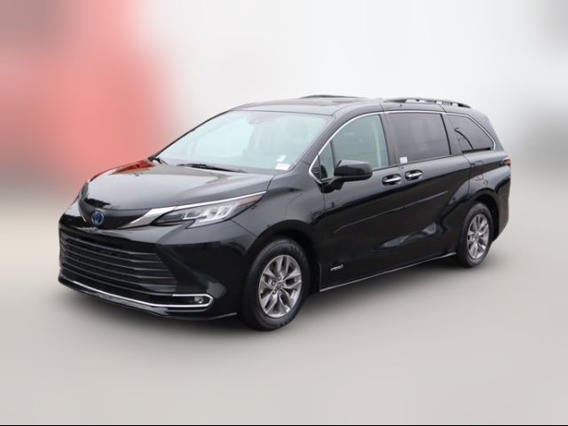 2021 Toyota Sienna XLE