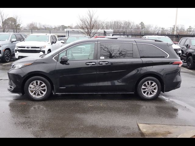 2021 Toyota Sienna XLE