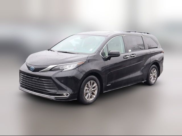 2021 Toyota Sienna XLE