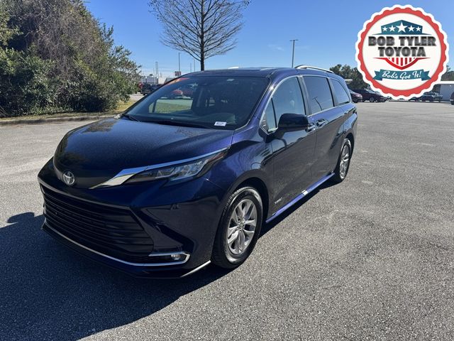 2021 Toyota Sienna XLE