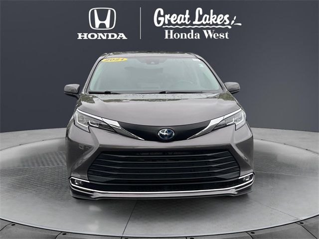 2021 Toyota Sienna XLE